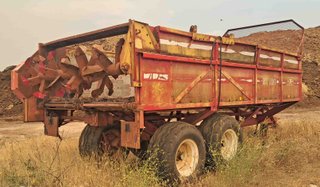 Repartidor de estiercol JF de 7.000 Kgs.