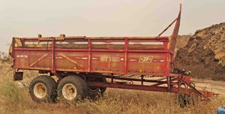 Repartidor de estiercol JF de 7.000 Kgs.