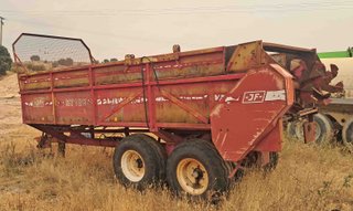 Repartidor de estiercol JF de 7.000 Kgs.