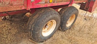 Repartidor de estiercol JF de 7.000 Kgs.