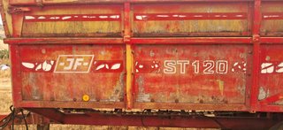 Repartidor de estiercol JF de 7.000 Kgs.