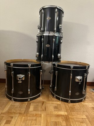 Batería acústica Tama RockStar doble bombo  8 pzas