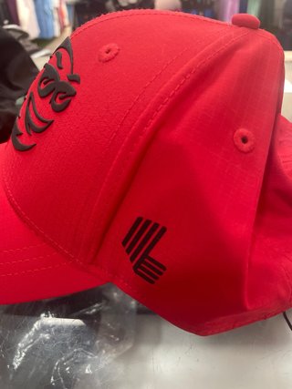 Gorra Fireballs Negra con Logo Rojo