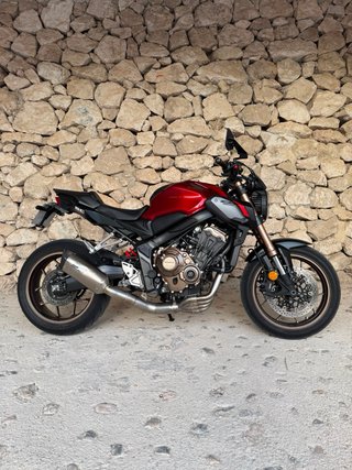 Honda CB650R con extras