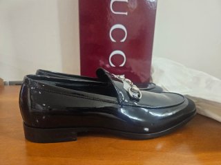 Mocassini Gucci Jordaan Pelle Verniciata Nera