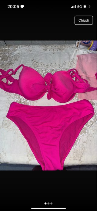 Costume da bagno rosa