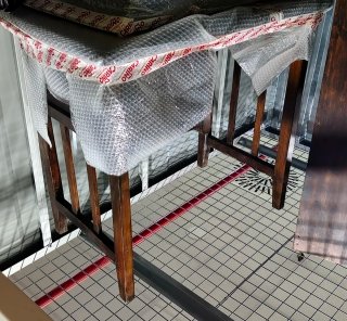 Mesa de escritorio de madera marrón vintage