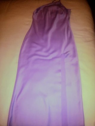 Vestido ASOS morado con abertura