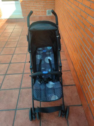 Passeggino Chicco con copertura antipioggia