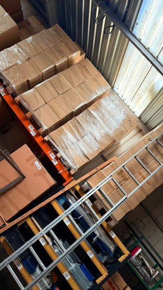 Lote de 7000 Vasos de F.C. Barcelona
