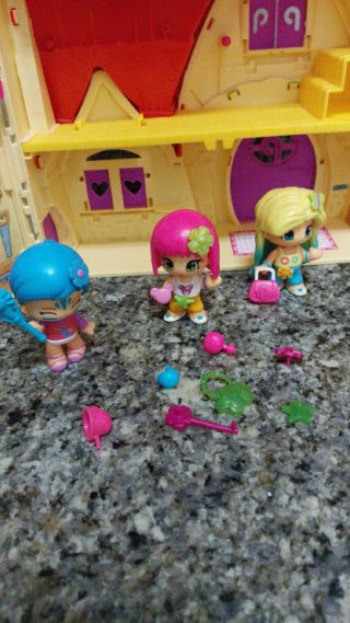 Casa Pin y Pon con 3 muñecas
