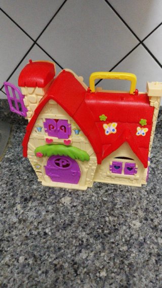 Casa Pin y Pon con 3 muñecas