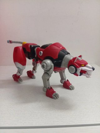 Leone Rosso Voltron