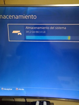 PS4 (PlayStation 4) + 4 Juegos y 3 mandos.
