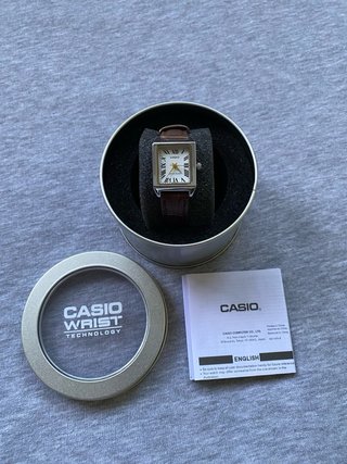 Reloj Casio Rectangular Correa Marrón