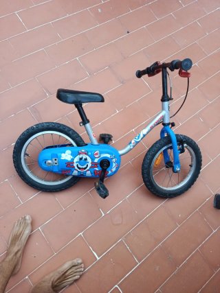 Bicicleta infantil azul y plateada 14"