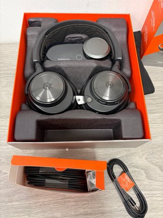 SteelSeries Arctis Nova Pro Auriculares Gaming