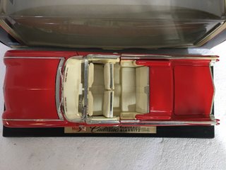 1/18 MODELLO CADILLAC ELDORADO BIARRITZ RED MAISTO