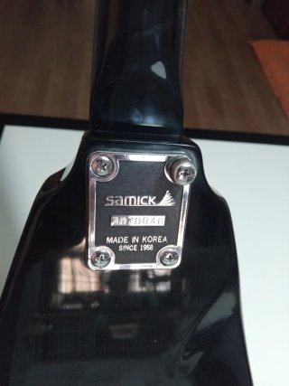 Samick Flying V FV-450BK Guitarra Eléctrica Negra