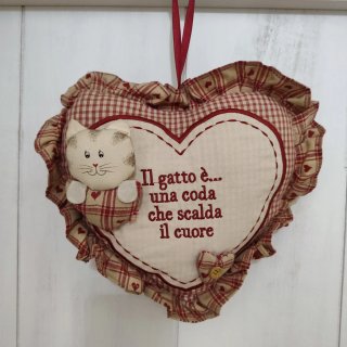 Cuore con gattino decorativo