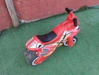 Moto de Equilibrio Injusa Roja
