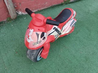Moto de Equilibrio Injusa Roja