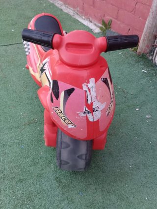 Moto de Equilibrio Injusa Roja