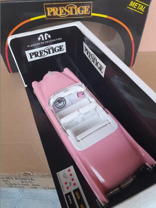 1/22 MODELLO CADILLAC PINK NO BURAGO MA SOLIDO