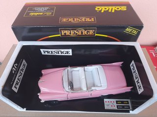 1/22 MODELLO CADILLAC PINK NO BURAGO MA SOLIDO