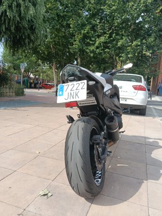 Kawasaki Z800 Negra/Blanca Naked
