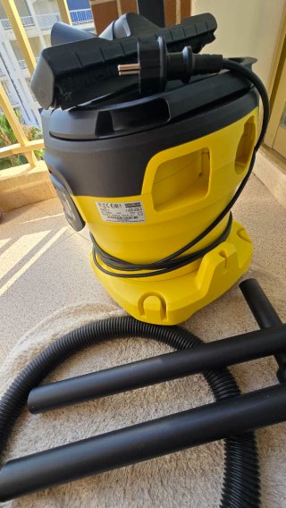Aspiradora Kärcher KWD 2 con Accesorios