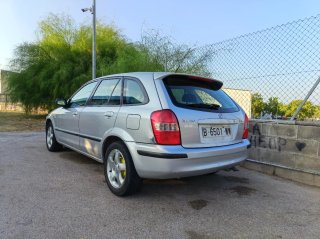 Mazda 323 2000