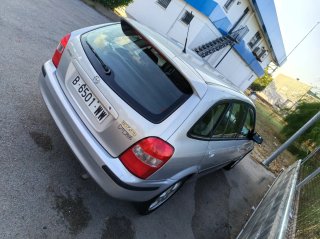 Mazda 323 2000