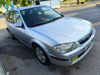 Mazda 323 2000