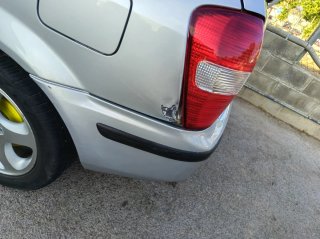 Mazda 323 2000