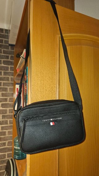 Bandolera Tommy Hilfiger Negra