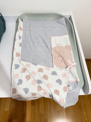 Mantas y muselinas bebé Minnie y flores