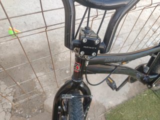 Bicicleta BMX Monty 301