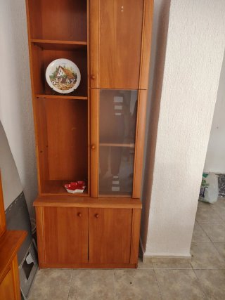 Mueble de salón madera y cristal