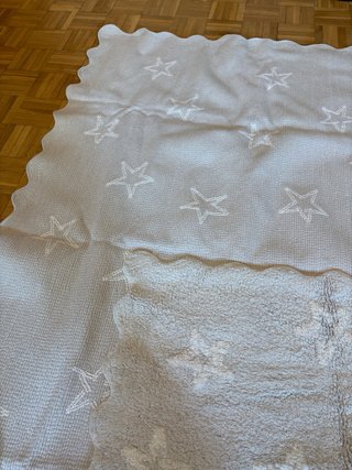 Alfombra reversible gris estrellas