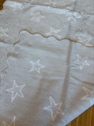 Alfombra reversible gris estrellas