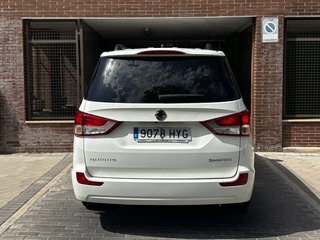 SsangYong Rodius 2014