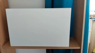 Cajón blanco con estante