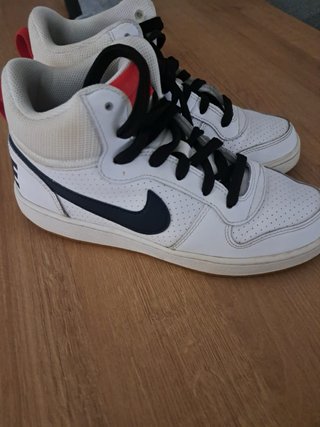 Nike Bambas Blancas y Negras