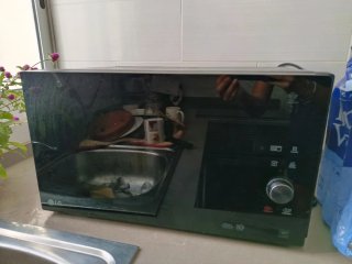 Horno Microondas LG Negro Neo Chef 32 litros.