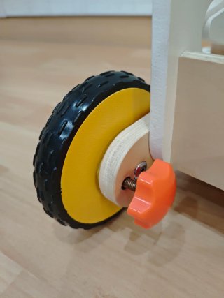 Andador de madera para bebé