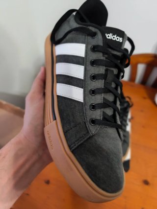 Zapatillas Adidas Gris y Blanco