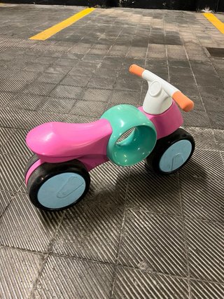 Moto correpasillos infantil