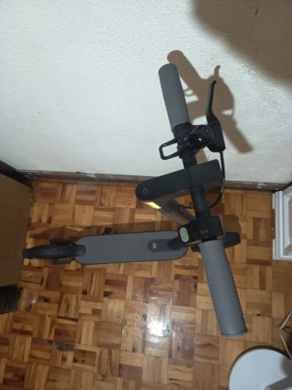 Patín Eléctrico Xiaomi con Cargador