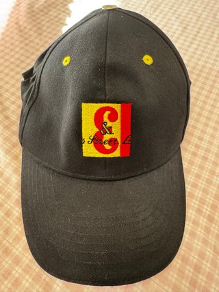 Gorra JB Negra con Logo Multicolor